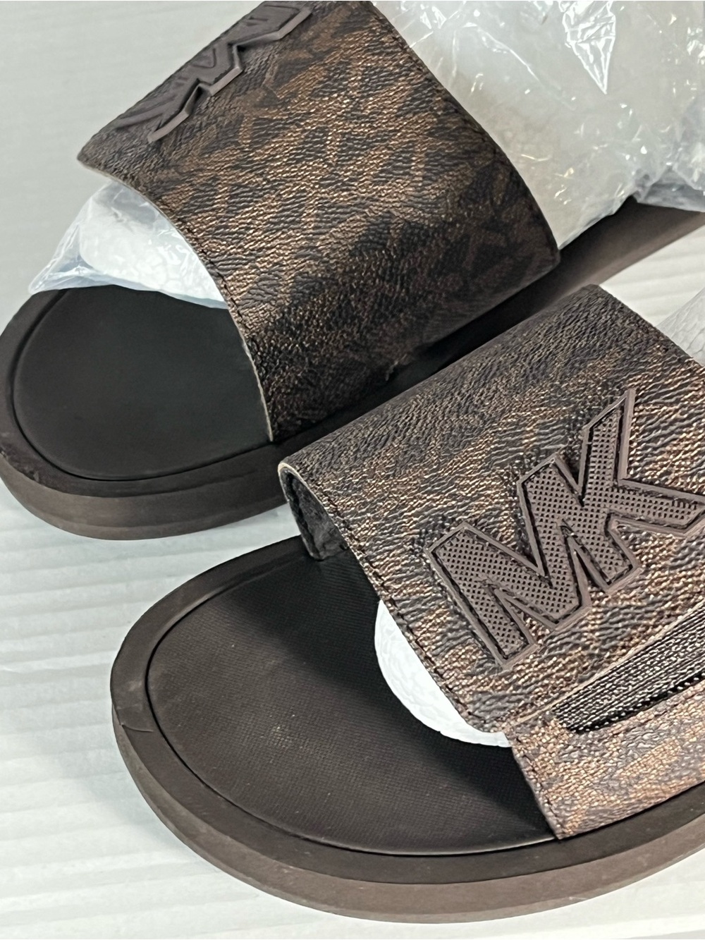 Michael Kors size 8.5 good condition - Picture 9 of 13